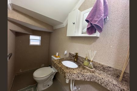Casa à venda com 140m², 3 quartos e 4 vagasLavabo