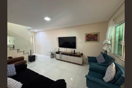 Casa à venda com 140m², 3 quartos e 4 vagasSala