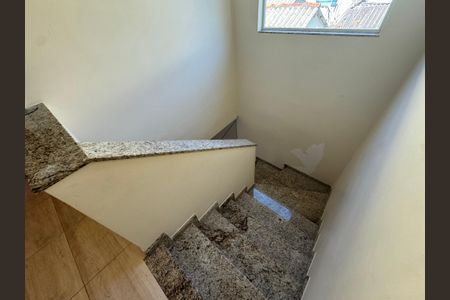 Casa à venda com 140m², 3 quartos e 4 vagasEscada