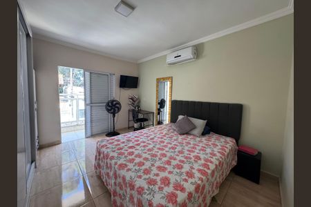 Casa à venda com 140m², 3 quartos e 4 vagasSuíte 