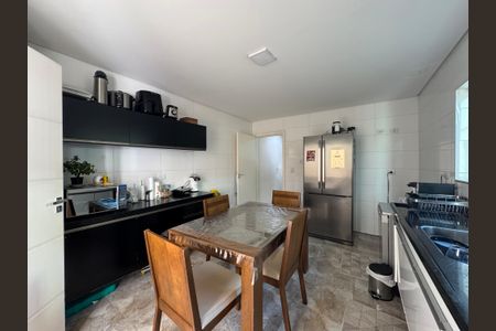 Casa à venda com 140m², 3 quartos e 4 vagasCozinha