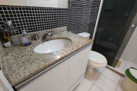 Apartamento para alugar com 63m², 2 quartos e 2 vagas Apartamento para alugar com 63m², 2 quartos e 2 vagasBanheiro da Suíte