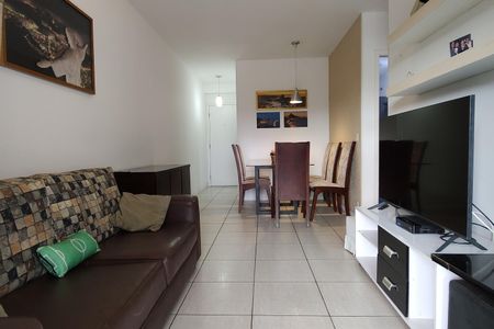 Sala de apartamento para alugar com 2 quartos, 63m² em Barra da Tijuca, Rio de Janeiro