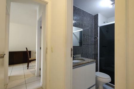 Apartamento para alugar com 63m², 2 quartos e 2 vagas Apartamento para alugar com 63m², 2 quartos e 2 vagasBanheiro da Suíte