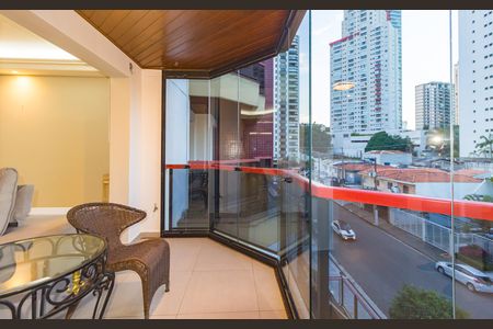 Apartamento à venda com 147m², 3 quartos e 2 vagas Apartamento à venda com 147m², 3 quartos e 2 vagasVaranda