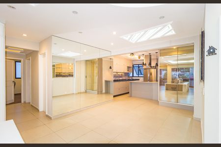 Apartamento à venda com 147m², 3 quartos e 2 vagas Apartamento à venda com 147m², 3 quartos e 2 vagasSala de Jantar