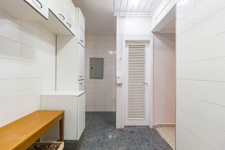 Apartamento à venda com 147m², 3 quartos e 2 vagas Apartamento à venda com 147m², 3 quartos e 2 vagasÁrea de Serviço