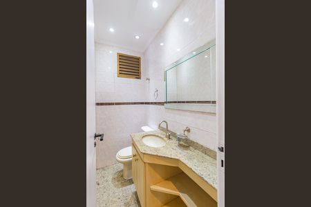 Apartamento à venda com 147m², 3 quartos e 2 vagas Apartamento à venda com 147m², 3 quartos e 2 vagasLavabo