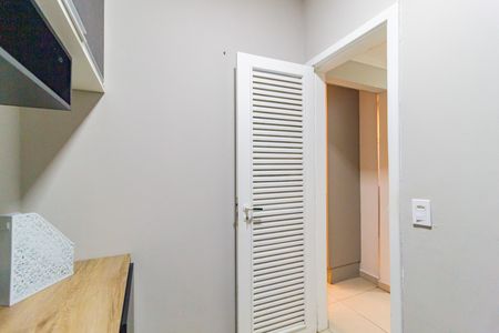 Apartamento à venda com 147m², 3 quartos e 2 vagas Apartamento à venda com 147m², 3 quartos e 2 vagasEscritório