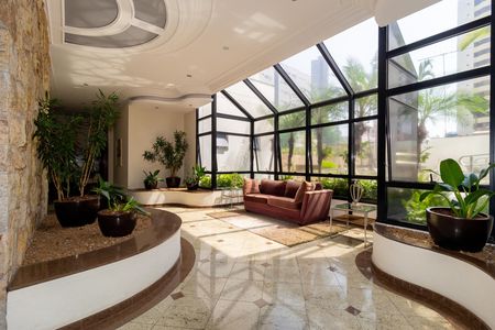 Apartamento à venda com 147m², 3 quartos e 2 vagas Apartamento à venda com 147m², 3 quartos e 2 vagasHall social
