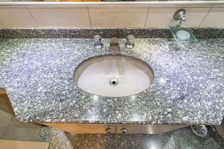 Apartamento à venda com 147m², 3 quartos e 2 vagas Apartamento à venda com 147m², 3 quartos e 2 vagasDetalhe Banheiro - Suíte 2