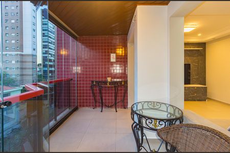 Apartamento à venda com 147m², 3 quartos e 2 vagas Apartamento à venda com 147m², 3 quartos e 2 vagasVaranda