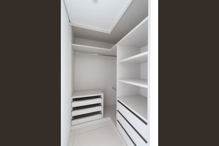 Apartamento à venda com 104m², 2 quartos e 1 vagaCloset da suíte 1