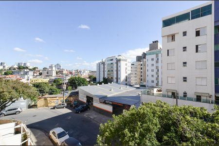 Apartamento para alugar com 76m², 3 quartos e 1 vagaVista