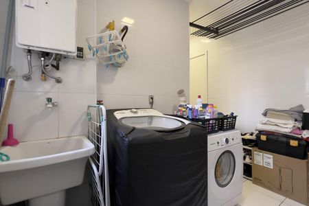 Apartamento à venda com 154m², 3 quartos e 3 vagas Apartamento à venda com 154m², 3 quartos e 3 vagasÁrea de Serviço