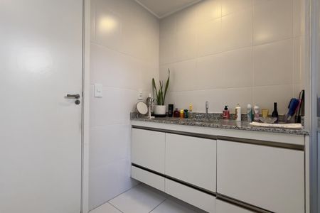 Apartamento à venda com 154m², 3 quartos e 3 vagas Apartamento à venda com 154m², 3 quartos e 3 vagasBanheiro da Suíte 1