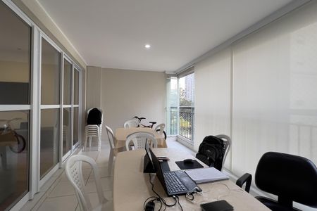 Apartamento à venda com 154m², 3 quartos e 3 vagas Apartamento à venda com 154m², 3 quartos e 3 vagasVaranda gourmet