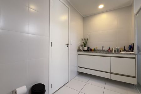 Apartamento à venda com 154m², 3 quartos e 3 vagas Apartamento à venda com 154m², 3 quartos e 3 vagasBanheiro da Suíte 1