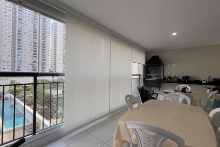 Apartamento à venda com 154m², 3 quartos e 3 vagas Apartamento à venda com 154m², 3 quartos e 3 vagasVaranda gourmet