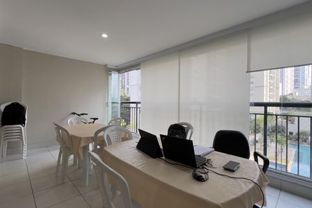 Apartamento à venda com 154m², 3 quartos e 3 vagas Apartamento à venda com 154m², 3 quartos e 3 vagasVaranda gourmet