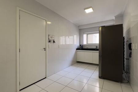 Apartamento à venda com 154m², 3 quartos e 3 vagas Apartamento à venda com 154m², 3 quartos e 3 vagasCozinha