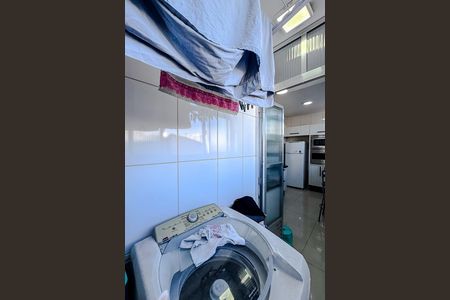 Apartamento à venda com 70m², 2 quartos e 1 vaga Apartamento à venda com 70m², 2 quartos e 1 vagaÁrea de Serviço