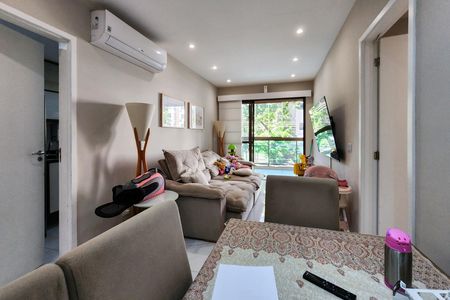 Apartamento à venda com 88m², 3 quartos e 1 vaga Apartamento à venda com 88m², 3 quartos e 1 vagaSala