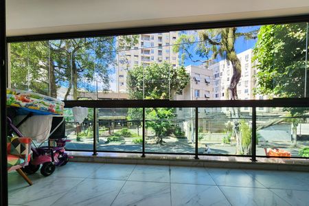 Apartamento à venda com 88m², 3 quartos e 1 vaga Apartamento à venda com 88m², 3 quartos e 1 vagaVaranda