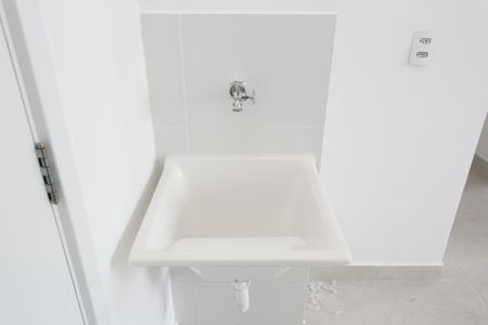 Casa de condomínio para alugar com 32m², 2 quartos e sem vaga Casa de condomínio para alugar com 32m², 2 quartos e sem vagaSala / Cozinha / Tanque