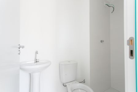 Casa de condomínio para alugar com 32m², 2 quartos e sem vaga Casa de condomínio para alugar com 32m², 2 quartos e sem vagaBanheiro
