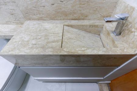 Casa para alugar com 68m², 3 quartos e 1 vagaBanheiro