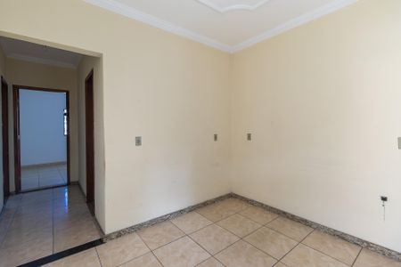Casa para alugar com 73m², 2 quartos e sem vaga Casa para alugar com 73m², 2 quartos e sem vagaSala