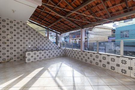 Casa para alugar com 73m², 2 quartos e sem vaga Casa para alugar com 73m², 2 quartos e sem vagaVaranda