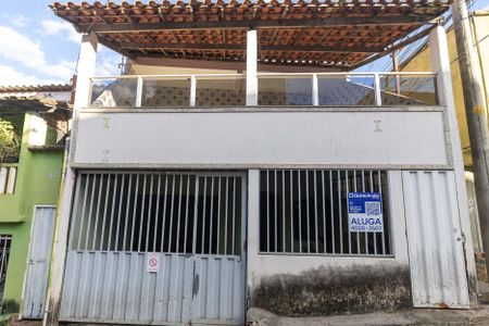 Casa para alugar com 73m², 2 quartos e sem vaga Casa para alugar com 73m², 2 quartos e sem vagaFachada