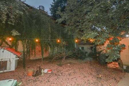 Casa para alugar com 50m², 2 quartos e 4 vagasQuintal