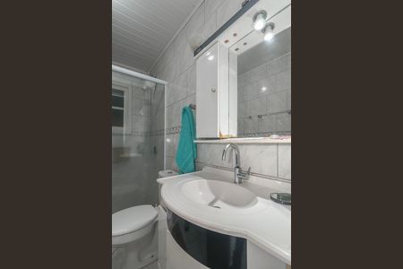 Banheiro de casa para alugar com 2 quartos, 50m² em Higienópolis, Porto Alegre