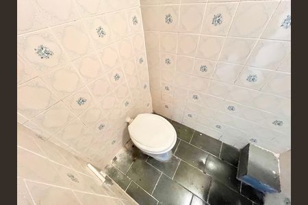 Apartamento à venda com 92m², 3 quartos e 2 vagas Apartamento à venda com 92m², 3 quartos e 2 vagasBanheiro da Garagem