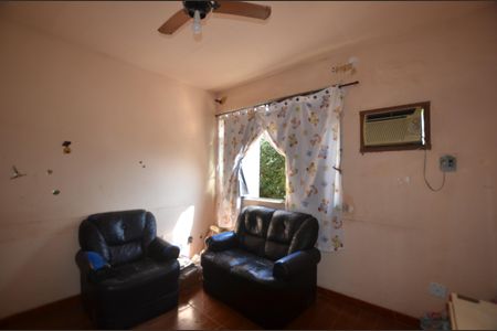 Sala de apartamento para alugar com 2 quartos, 48m² em Vila Valqueire, Rio de Janeiro