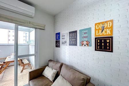 Sala de apartamento para alugar com 1 quarto, 63m² em Penha de França, São Paulo