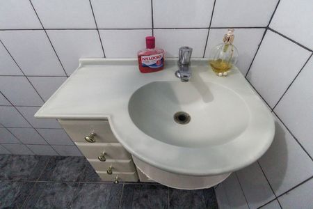 Casa à venda com 150m², 3 quartos e 1 vaga Casa à venda com 150m², 3 quartos e 1 vagaBanheiro Social