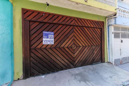 Casa à venda com 150m², 3 quartos e 1 vaga Casa à venda com 150m², 3 quartos e 1 vagaFachada