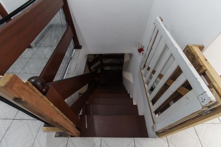 Casa à venda com 150m², 3 quartos e 1 vaga Casa à venda com 150m², 3 quartos e 1 vagaEscada