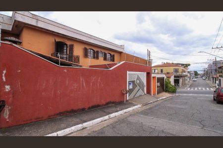 Casa à venda com 146m², 3 quartos e 5 vagas Casa à venda com 146m², 3 quartos e 5 vagasFachada