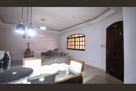 Casa à venda com 146m², 3 quartos e 5 vagas Casa à venda com 146m², 3 quartos e 5 vagasSala