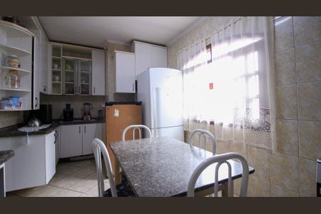 Casa à venda com 146m², 3 quartos e 5 vagas Casa à venda com 146m², 3 quartos e 5 vagasCozinha