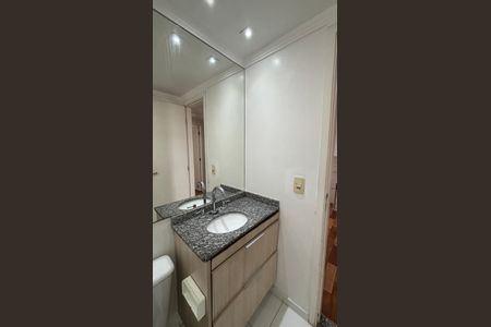 Apartamento para alugar com 70m², 2 quartos e 2 vagas Apartamento para alugar com 70m², 2 quartos e 2 vagasBanheiro da Suíte