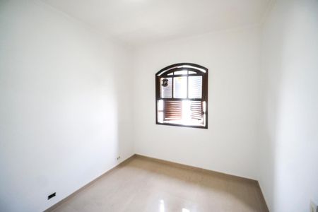 Casa para alugar com 200m², 3 quartos e 3 vagas Casa para alugar com 200m², 3 quartos e 3 vagasQuarto 02