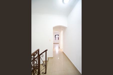 Casa para alugar com 200m², 3 quartos e 3 vagas Casa para alugar com 200m², 3 quartos e 3 vagasHall da escada