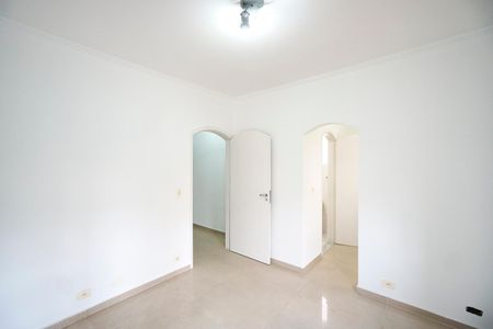 Casa para alugar com 200m², 3 quartos e 3 vagas Casa para alugar com 200m², 3 quartos e 3 vagasSuíte