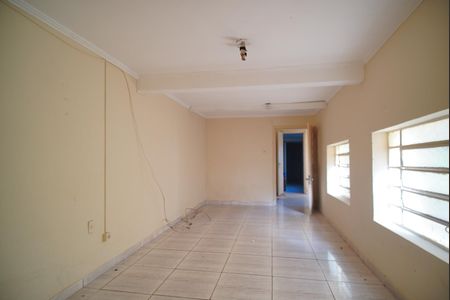 Casa à venda com 160m², 4 quartos e 2 vagasSala